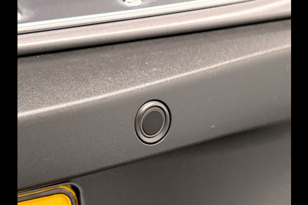 Mercedes-Benz EQA 250 Business Solution AMG 67 kWh | Origineel Nederlands | 1e Eigenaar | Navigatie | Leder/Alcantara | Camera |