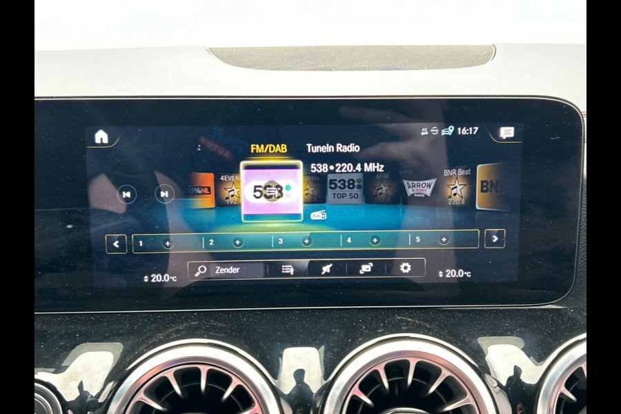 Mercedes-Benz EQA 250 Business Solution AMG 67 kWh | Origineel Nederlands | 1e Eigenaar | Navigatie | Leder/Alcantara | Camera |