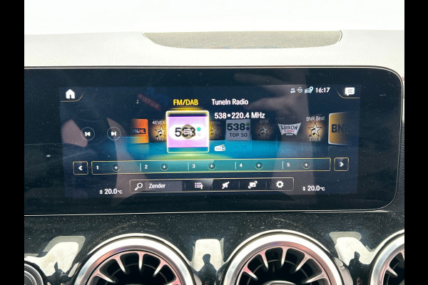 Mercedes-Benz EQA 250 Business Solution AMG 67 kWh | Origineel Nederlands | 1e Eigenaar | Navigatie | Leder/Alcantara | Camera |