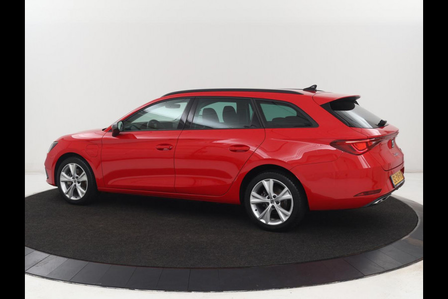 Seat Leon 1.4 TSI eHybrid PHEV FR | SOH 97,5% | Stoelverwarming | Adaptive cruise | Sfeerverlichting | Navigatie | Parkeerhulp | Full LED | Stuurverwarming | Bluetooth | Plug In