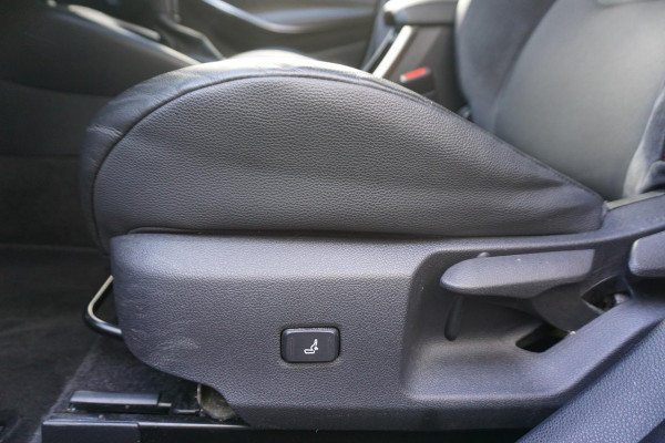 Toyota Corolla Touring Sports 1.8 Hybrid Executive/Trekhaak/Dealeronderhouden/ Head-Up/Stoelverwarming.