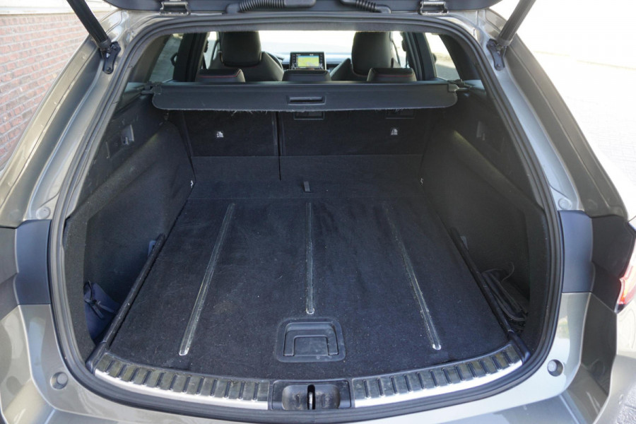 Toyota Corolla Touring Sports 1.8 Hybrid Executive/Trekhaak/Dealeronderhouden/ Head-Up/Stoelverwarming.