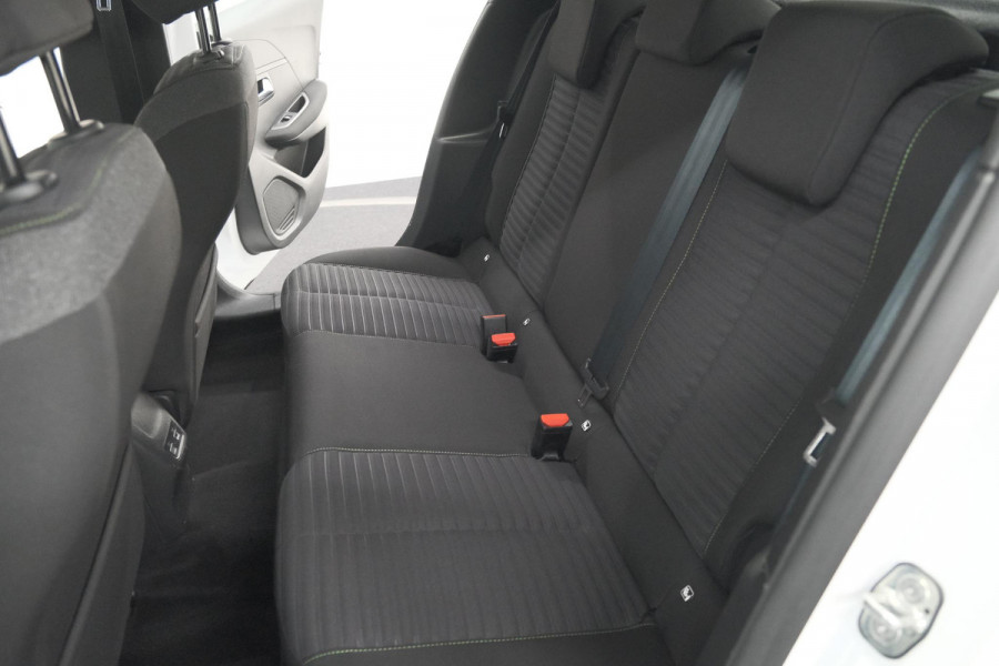 Peugeot e-208 EV Active 50 kWh | 11 KW Laadfunctie | Parkeersensoren | Apple Carplay