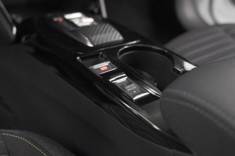 Peugeot e-208 EV Active 50 kWh | 11 KW Laadfunctie | Parkeersensoren | Apple Carplay