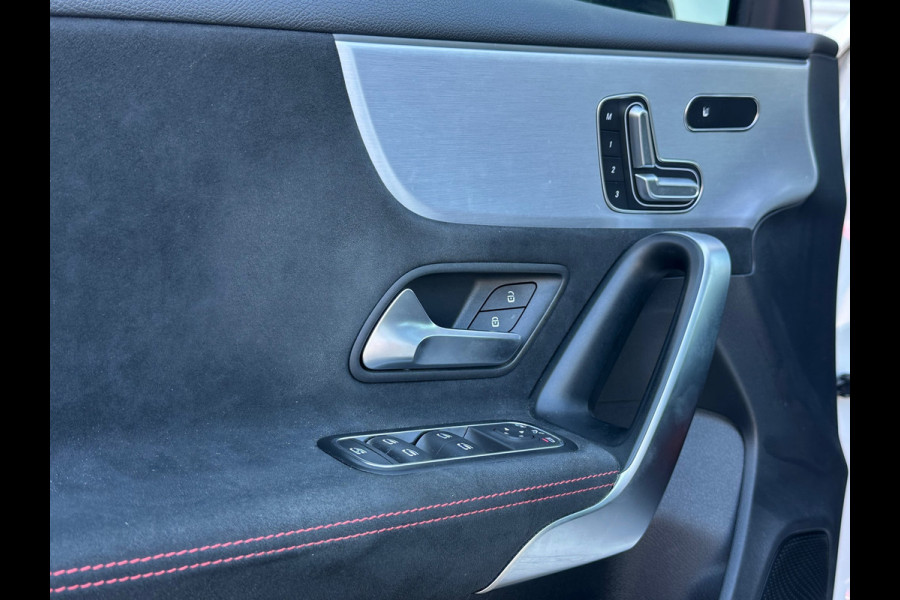Mercedes-Benz A-Klasse 180 Business Solution AMG PANO | SFEER | CAMERA