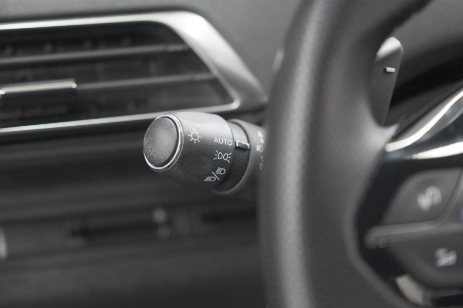 Peugeot 3008 PureTech 130 EAT8 GT Line | Trekhaak | Apple Carplay | Dodehoekdetectie | Apple Carplay