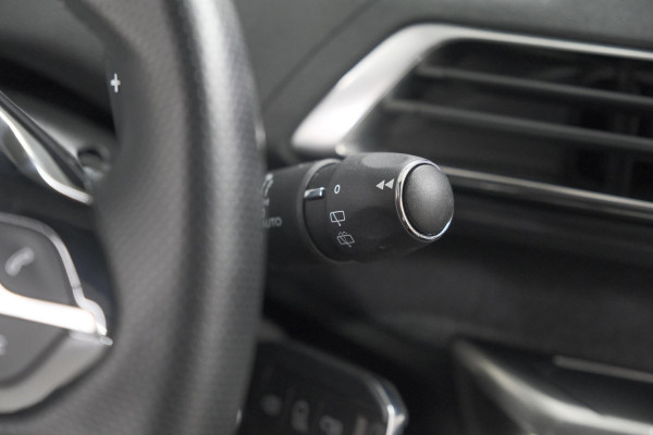 Peugeot 3008 PureTech 130 EAT8 GT Line | Trekhaak | Apple Carplay | Dodehoekdetectie | Apple Carplay