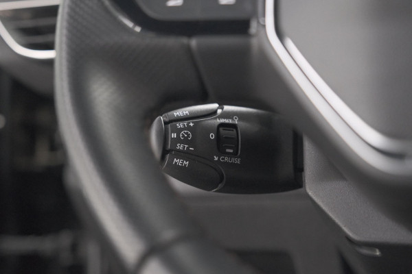 Peugeot 3008 PureTech 130 EAT8 GT Line | Trekhaak | Apple Carplay | Dodehoekdetectie | Apple Carplay