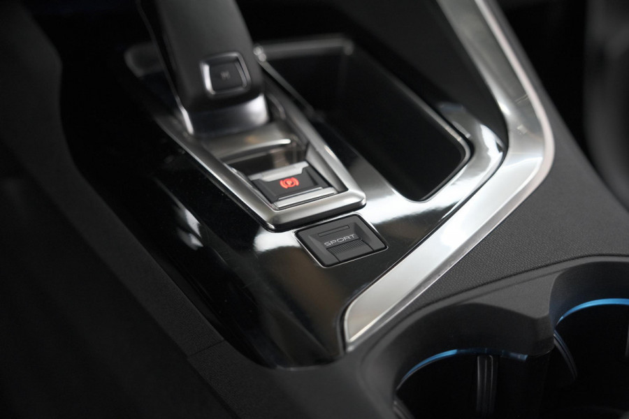 Peugeot 3008 PureTech 130 EAT8 GT Line | Trekhaak | Apple Carplay | Dodehoekdetectie | Apple Carplay