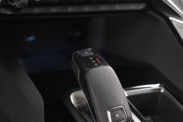 Peugeot 3008 PureTech 130 EAT8 GT Line | Trekhaak | Apple Carplay | Dodehoekdetectie | Apple Carplay
