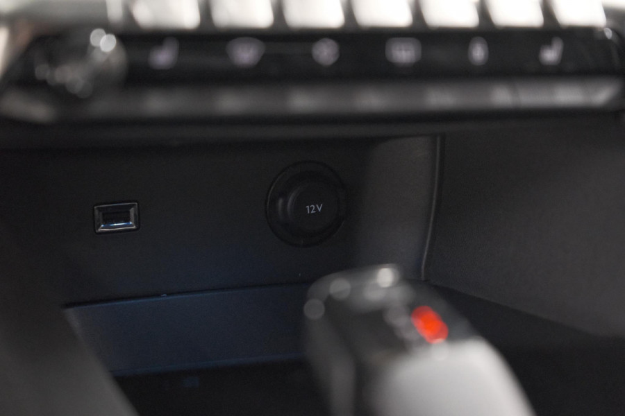 Peugeot 3008 PureTech 130 EAT8 GT Line | Trekhaak | Apple Carplay | Dodehoekdetectie | Apple Carplay