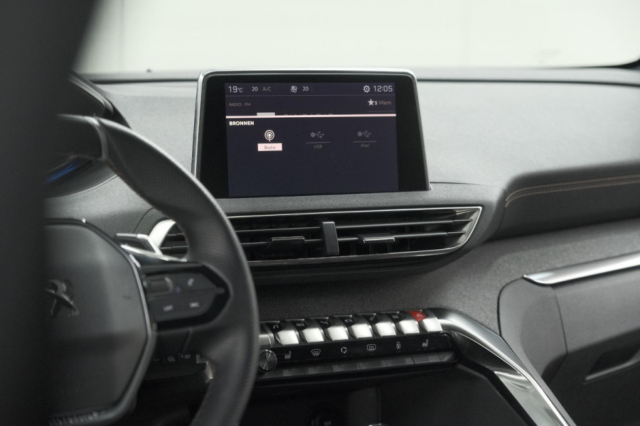 Peugeot 3008 PureTech 130 EAT8 GT Line | Trekhaak | Apple Carplay | Dodehoekdetectie | Apple Carplay