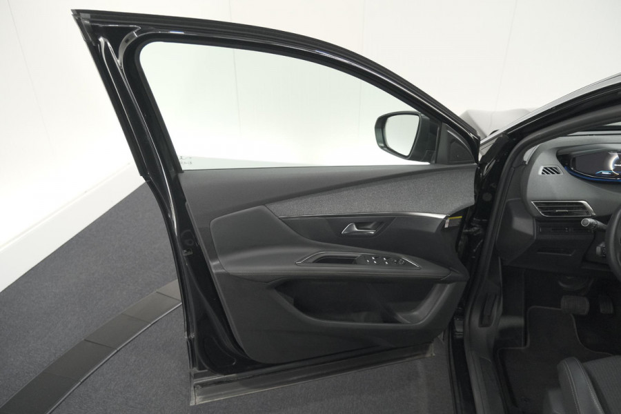 Peugeot 3008 PureTech 130 EAT8 GT Line | Trekhaak | Apple Carplay | Dodehoekdetectie | Apple Carplay