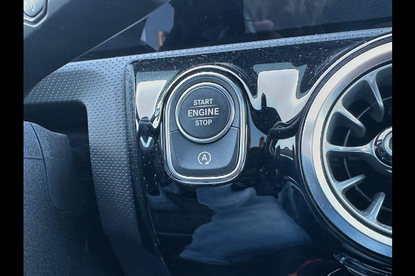 Mercedes-Benz A-Klasse 180 Business Solution AMG PANO | SFEER | CAMERA