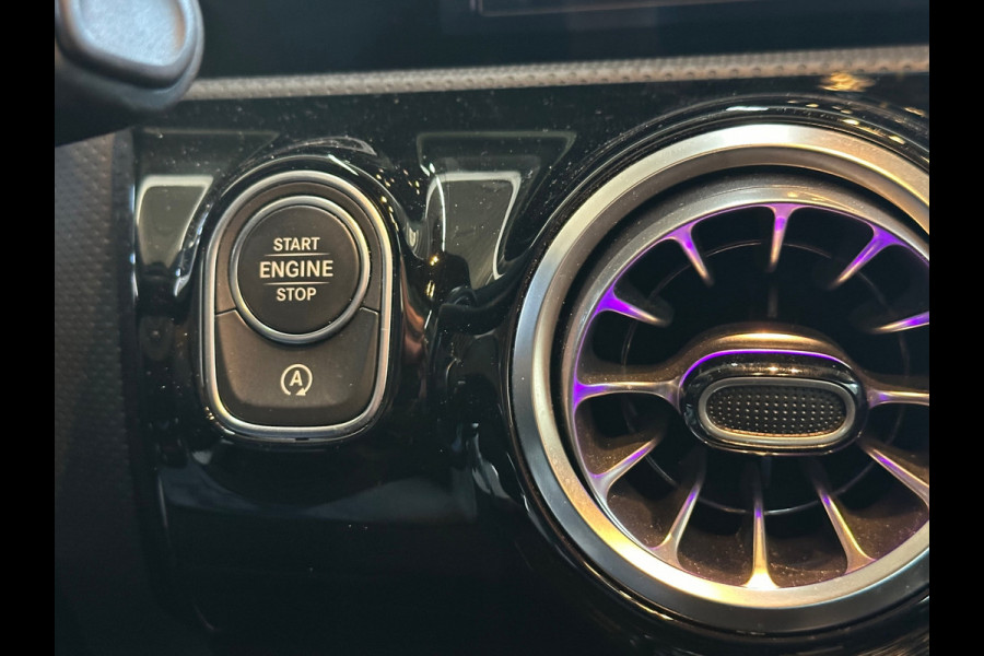 Mercedes-Benz A-Klasse 180 Business Solution AMG PANO | SFEER | CAMERA