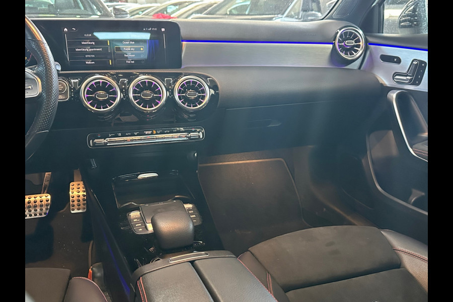 Mercedes-Benz A-Klasse 180 Business Solution AMG PANO | SFEER | CAMERA