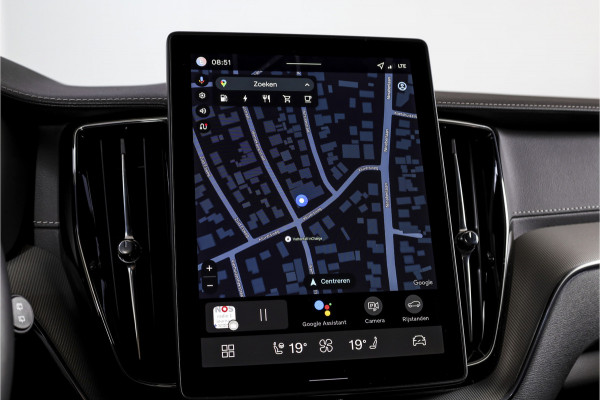 Volvo XC60 2.0 T8 Plug-in hybrid AWD Plus Black Edition | S/K Panodak | Elek. Trekhaak | 360 Camera | Head-Up | Harman/Kardon | Dig.Cockpit | Adapt.Cruise | Stoel-+Stuurverw. | NAV+App.Connect | Auto.Airco | LM 21" | 9971