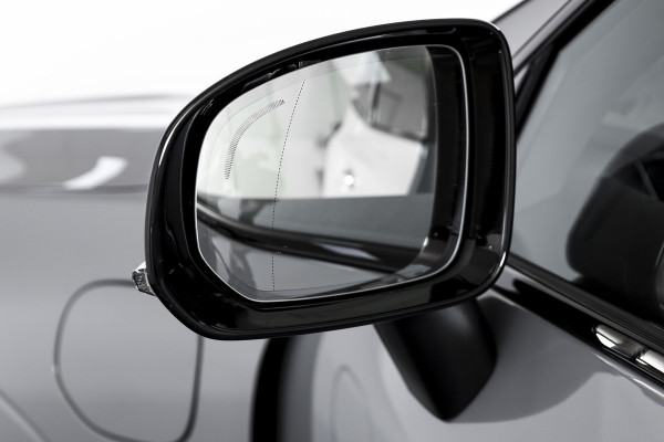 Volvo XC60 2.0 T8 Plug-in hybrid AWD Plus Black Edition | S/K Panodak | Harman/Kardon | Dig.Cockpit | Adapt.Cruise | Stoel-+Stuurverw. | Elek. stoelen | Camera | NAV+App.Connect | ECC | LM 21" | 6030