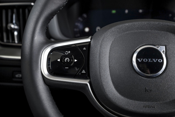 Volvo XC60 2.0 T8 Plug-in hybrid AWD Plus Black Edition | S/K Panodak | Harman/Kardon | Dig.Cockpit | Adapt.Cruise | Stoel-+Stuurverw. | Elek. stoelen | Camera | NAV+App.Connect | ECC | LM 21" | 6030