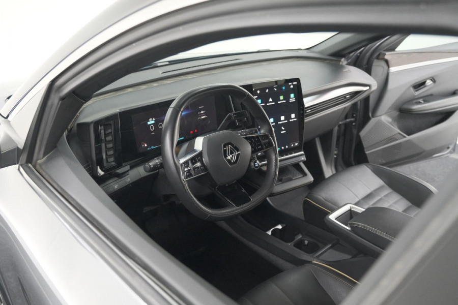 Renault Mégane E-Tech EV60 Optimum Charge Iconic | Adaptieve Cruise Control | Winterpakket | Dodehoekdetectie | Harman Kardon