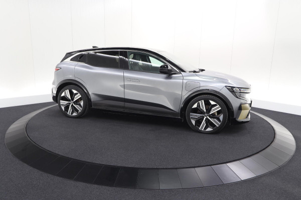 Renault Mégane E-Tech EV60 Optimum Charge Iconic | Adaptieve Cruise Control | Winterpakket | Dodehoekdetectie | Harman Kardon