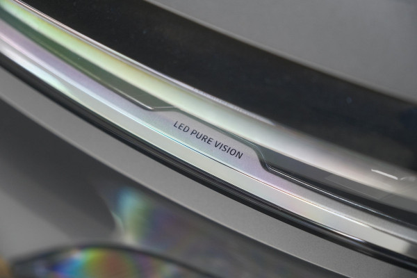 Renault Mégane E-Tech EV60 Optimum Charge Iconic | Adaptieve Cruise Control | Winterpakket | Dodehoekdetectie | Harman Kardon