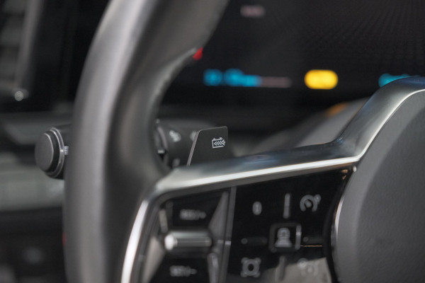 Renault Mégane E-Tech EV60 Optimum Charge Iconic | Adaptieve Cruise Control | Winterpakket | Dodehoekdetectie | Harman Kardon