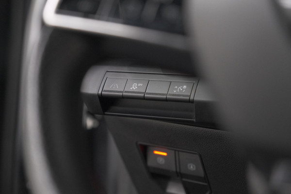 Renault Mégane E-Tech EV60 Optimum Charge Iconic | Adaptieve Cruise Control | Winterpakket | Dodehoekdetectie | Harman Kardon