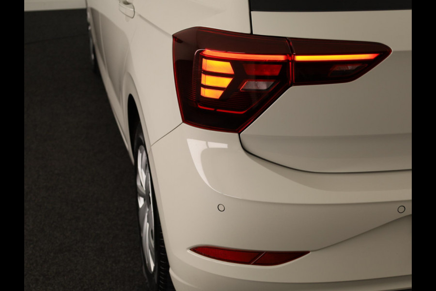 Volkswagen Polo 1.0 TSI Life 95 pk Automaat (DSG) | Navigatie | Parkeersensoren | Stoelverwarming | LED koplampen | Apple Carplay/Android Auto |