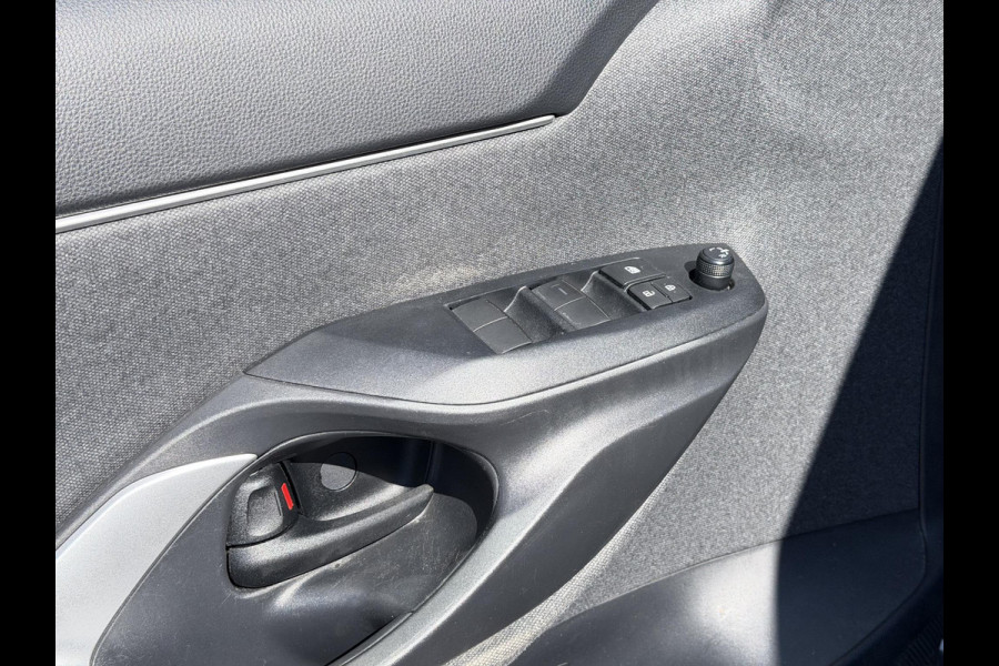 Toyota Yaris Cross 1.5 Hybrid ACTIVE . APPLE CARPLAY & ANDROID AUTO . ACHTERUITRIJ CAMERA . ADAPTIEVE CRUISE CONTROL .