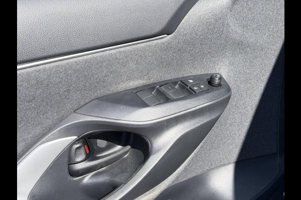 Toyota Yaris Cross 1.5 Hybrid ACTIVE . APPLE CARPLAY & ANDROID AUTO . ACHTERUITRIJ CAMERA . ADAPTIEVE CRUISE CONTROL .