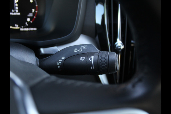 Volvo V60 2.0 T4 Inscription CARPLAY | CRUISE | CAMERA | ELECSTOEL | POLESTAR ENGINEERD | LMV19 | LEDER | STOELVERW | CLIMATE | LED