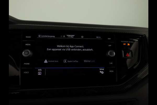 Volkswagen Polo 1.0 TSI Life 95 pk Automaat (DSG) | Navigatie | Parkeersensoren | Stoelverwarming | LED koplampen | Apple Carplay/Android Auto |