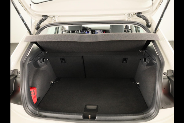 Volkswagen Polo 1.0 TSI Life 95 pk Automaat (DSG) | Navigatie | Parkeersensoren | Stoelverwarming | LED koplampen | Apple Carplay/Android Auto |