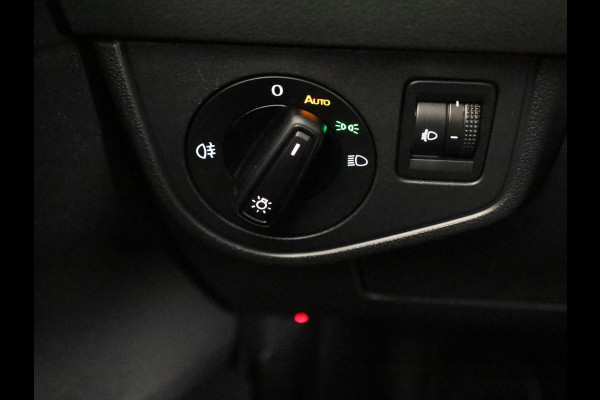 Volkswagen Polo 1.0 TSI Life 95 pk Automaat (DSG) | Navigatie | Parkeersensoren | Stoelverwarming | LED koplampen | Apple Carplay/Android Auto |