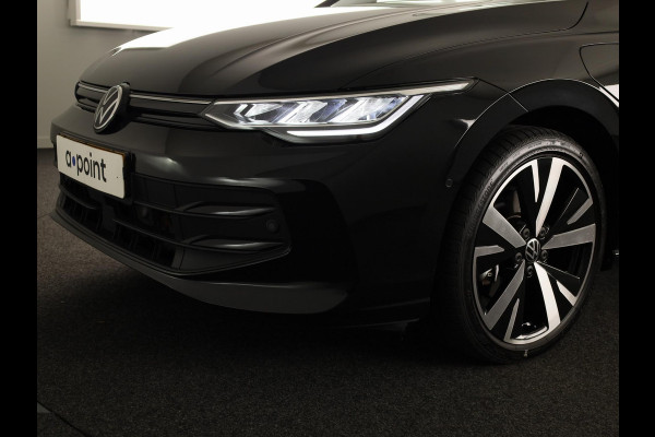 Volkswagen Golf 1.5 eHybrid Life Edition 204 pk Automaat (DSG) | Verlengde garantie | Navigatie via App | Panoramadak | Parkeersensoren (Park assist) | Achteruitrijcamera |