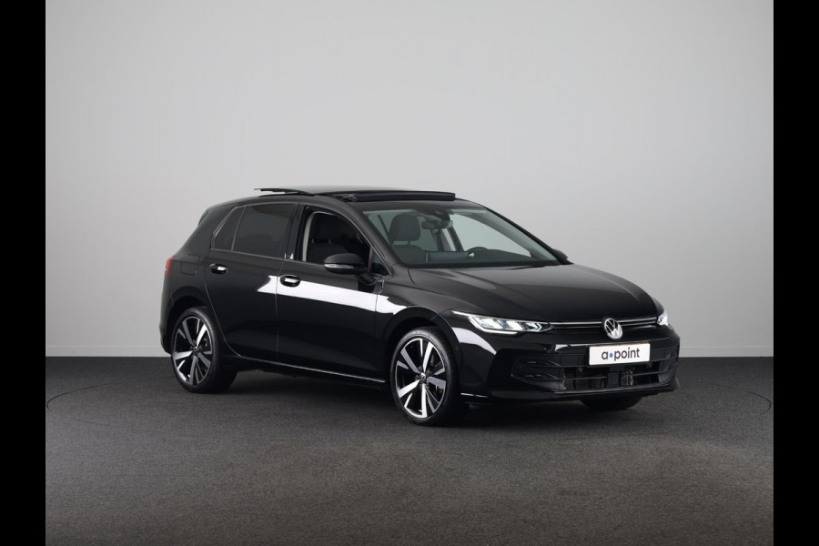 Volkswagen Golf 1.5 eHybrid Life Edition 204 pk Automaat (DSG) | Verlengde garantie | Navigatie via App | Panoramadak | Parkeersensoren (Park assist) | Achteruitrijcamera |
