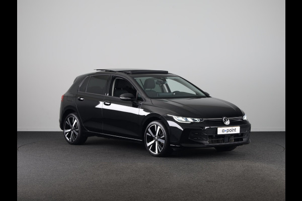 Volkswagen Golf 1.5 eHybrid Life Edition 204 pk Automaat (DSG) | Verlengde garantie | Navigatie via App | Panoramadak | Parkeersensoren (Park assist) | Achteruitrijcamera |
