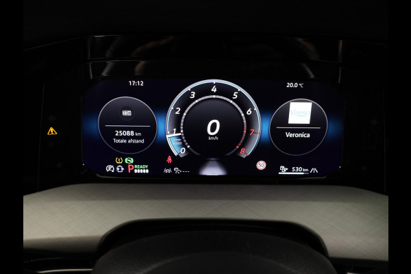 Volkswagen Golf 1.5 eHybrid Life Edition 204 pk Automaat (DSG) | Verlengde garantie | Navigatie via App | Panoramadak | Parkeersensoren (Park assist) | Achteruitrijcamera |