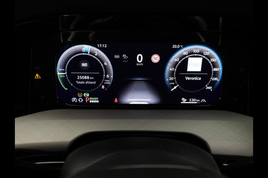 Volkswagen Golf 1.5 eHybrid Life Edition 204 pk Automaat (DSG) | Verlengde garantie | Navigatie via App | Panoramadak | Parkeersensoren (Park assist) | Achteruitrijcamera |