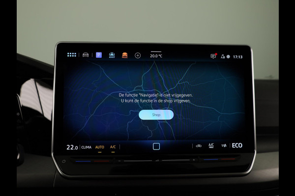 Volkswagen Golf 1.5 eHybrid Life Edition 204 pk Automaat (DSG) | Verlengde garantie | Navigatie via App | Panoramadak | Parkeersensoren (Park assist) | Achteruitrijcamera |