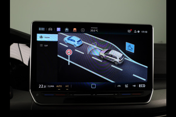 Volkswagen Golf 1.5 eHybrid Life Edition 204 pk Automaat (DSG) | Verlengde garantie | Navigatie via App | Panoramadak | Parkeersensoren (Park assist) | Achteruitrijcamera |