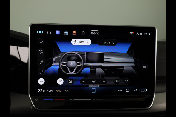 Volkswagen Golf 1.5 eHybrid Life Edition 204 pk Automaat (DSG) | Verlengde garantie | Navigatie via App | Panoramadak | Parkeersensoren (Park assist) | Achteruitrijcamera |