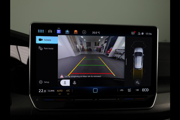 Volkswagen Golf 1.5 eHybrid Life Edition 204 pk Automaat (DSG) | Verlengde garantie | Navigatie via App | Panoramadak | Parkeersensoren (Park assist) | Achteruitrijcamera |