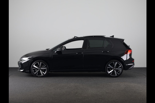 Volkswagen Golf 1.5 eHybrid Life Edition 204 pk Automaat (DSG) | Verlengde garantie | Navigatie via App | Panoramadak | Parkeersensoren (Park assist) | Achteruitrijcamera |