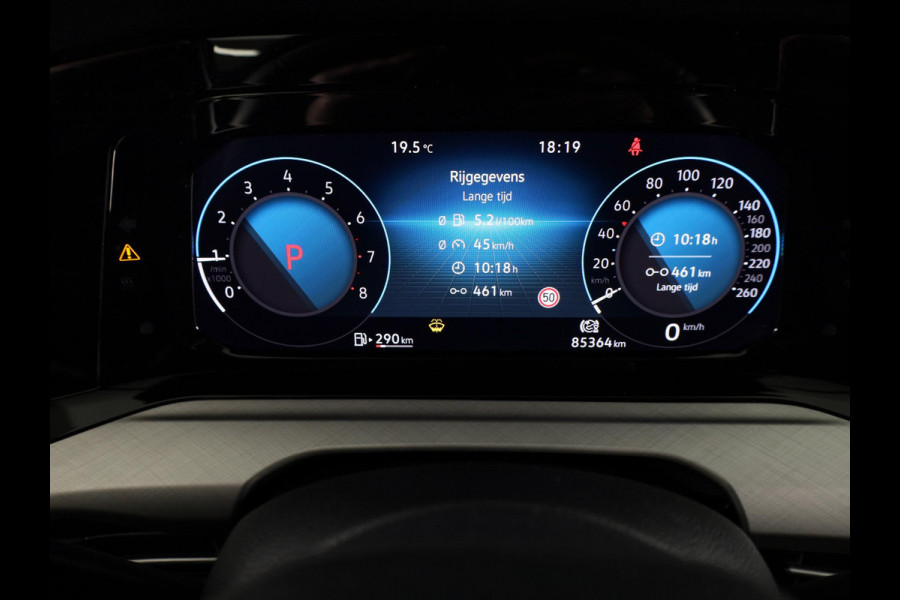 Volkswagen Golf 1.0 eTSI Life Business 110PK | Stuurwielverwarming | IQ light | Parkeersensoren |