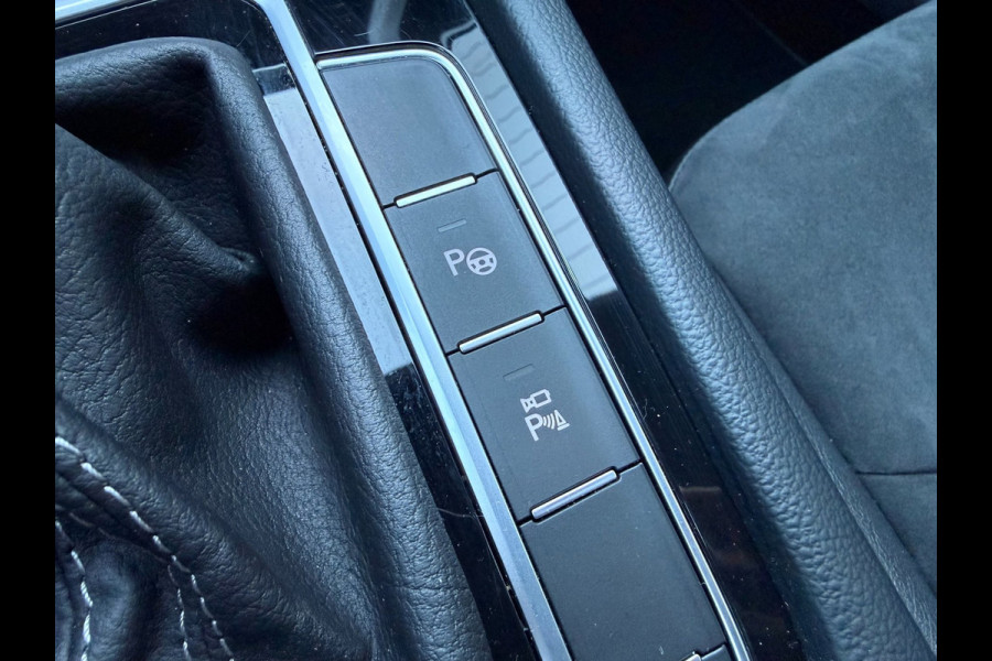 Volkswagen Arteon 1.4TSI Hybrid R-Line | Pano | Virtual |HUD