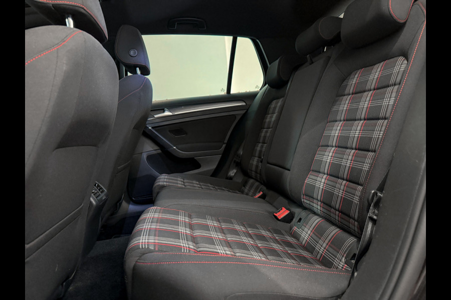 Volkswagen Golf 2.0 TSI GTI Performance |Panorama|Keyless|Carplay|LE
