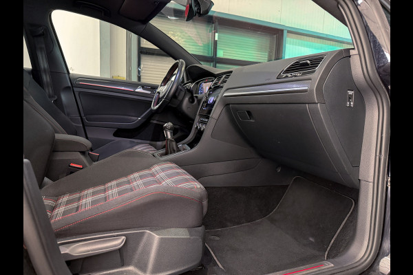 Volkswagen Golf 2.0 TSI GTI Performance |Panorama|Keyless|Carplay|LE