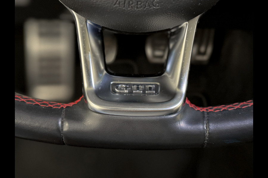 Volkswagen Golf 2.0 TSI GTI Performance |Panorama|Keyless|Carplay|LE